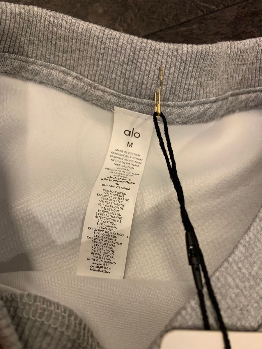 ALO YOGA alo アロ スウェット クルーネックプルオーバー グレー