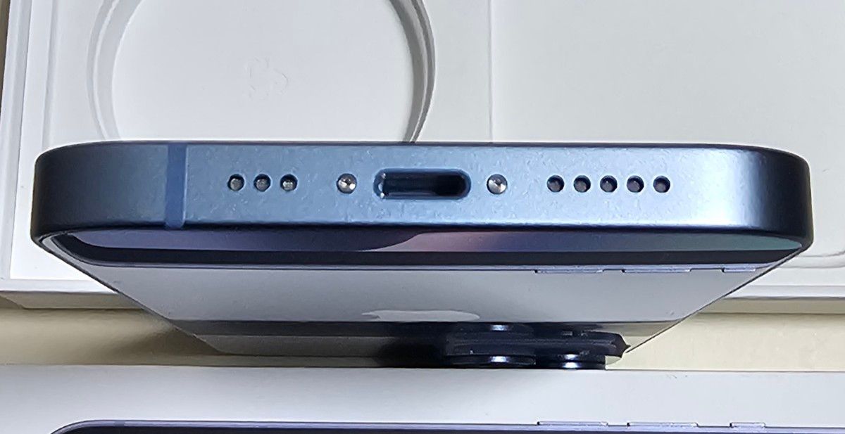 美品・純正バッテリー100% iPhone14 128GB SIMフリー 展示品 デモ機