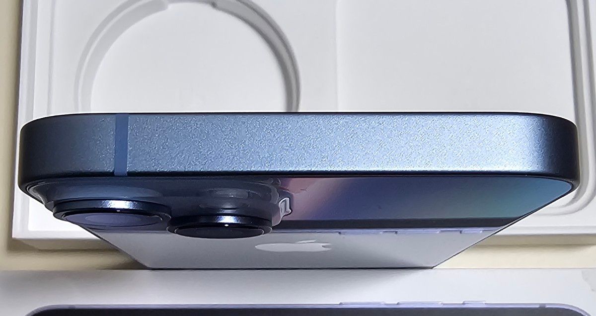 美品・純正バッテリー100% iPhone14 128GB SIMフリー 展示品 デモ機