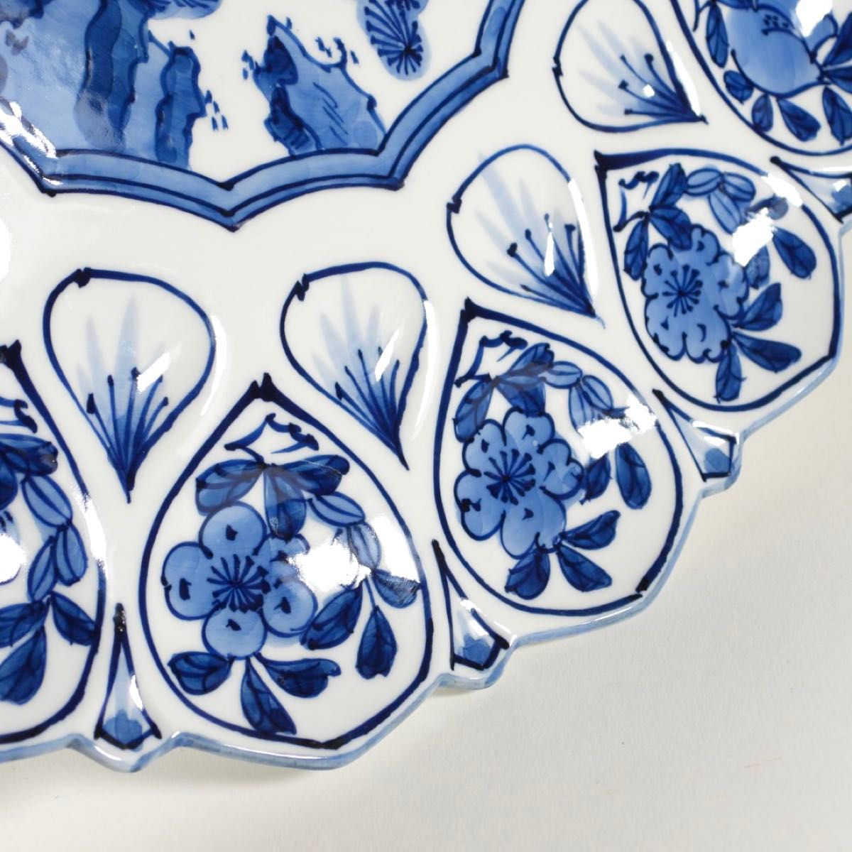 古伊万里の伝統 日本の銘窯 源右衛門作 染付輪花文 花型大皿｜Yahoo
