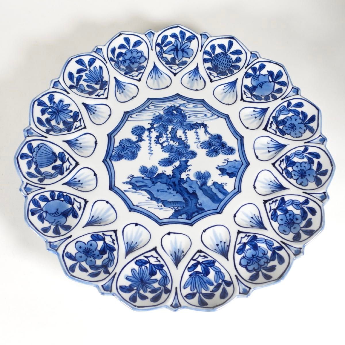 古伊万里の伝統 日本の銘窯 源右衛門作 染付輪花文 花型大皿｜Yahoo