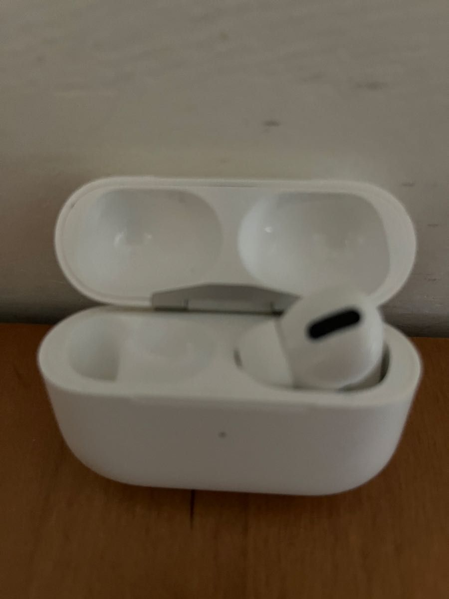 AirPods Pro 第2世代 右耳のみ 正規品 動作確認済 清掃済 箱付き