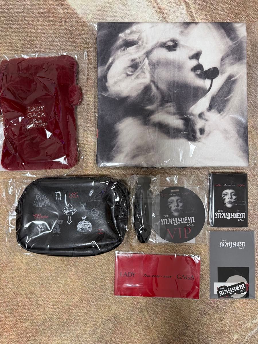 LADY GAGA VIP GOLD グッズ ゴールド限定 Mayhem BALL フルセット