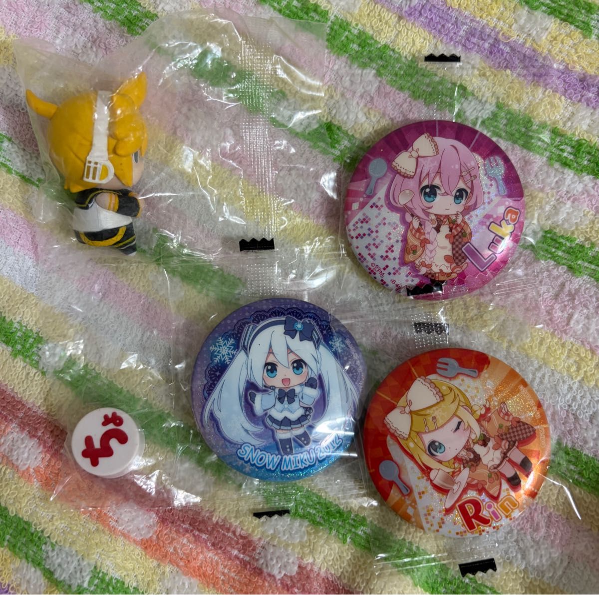 まとめ売り】初音ミク 鏡音リン 巡音ルカ SNOW MIKU 鏡音レン 缶バッジ