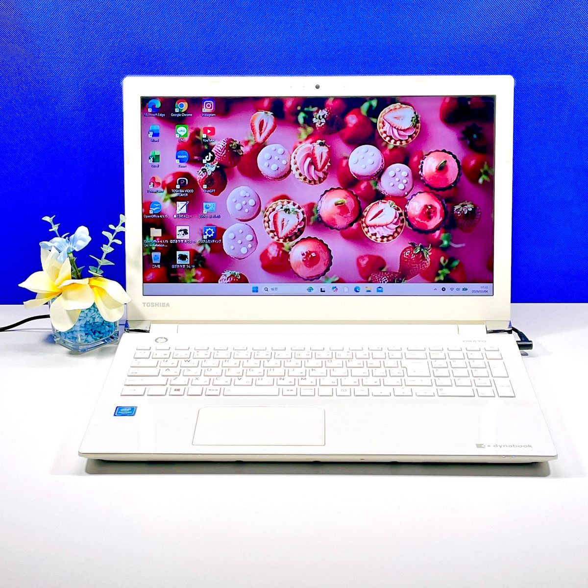 初期設定済 SSD240GB メモリ8GB Windows11 ホワイト 東芝ノート