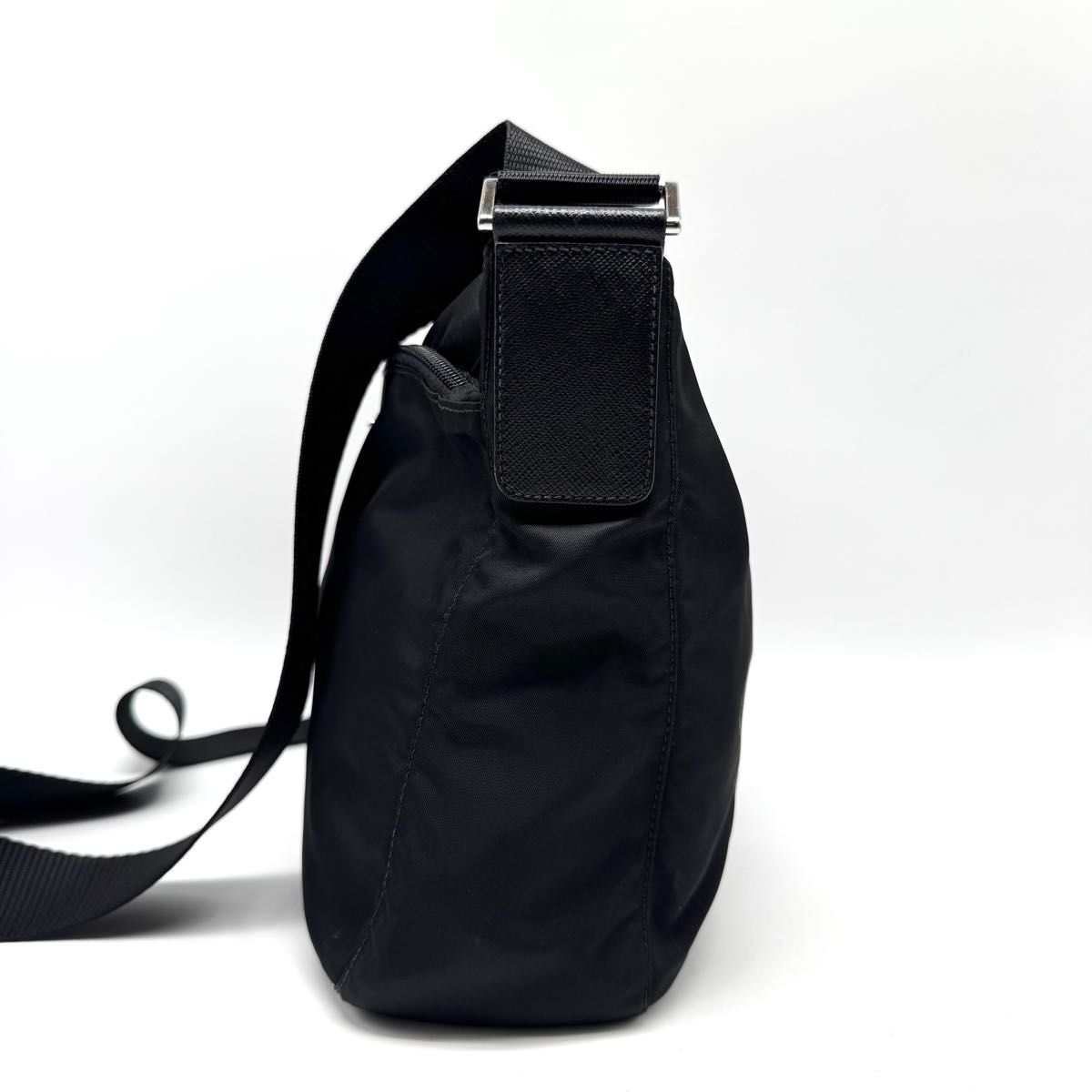 現行型・極美品】PRADA プラダ ショルダーバッグ クロスボディ 斜め