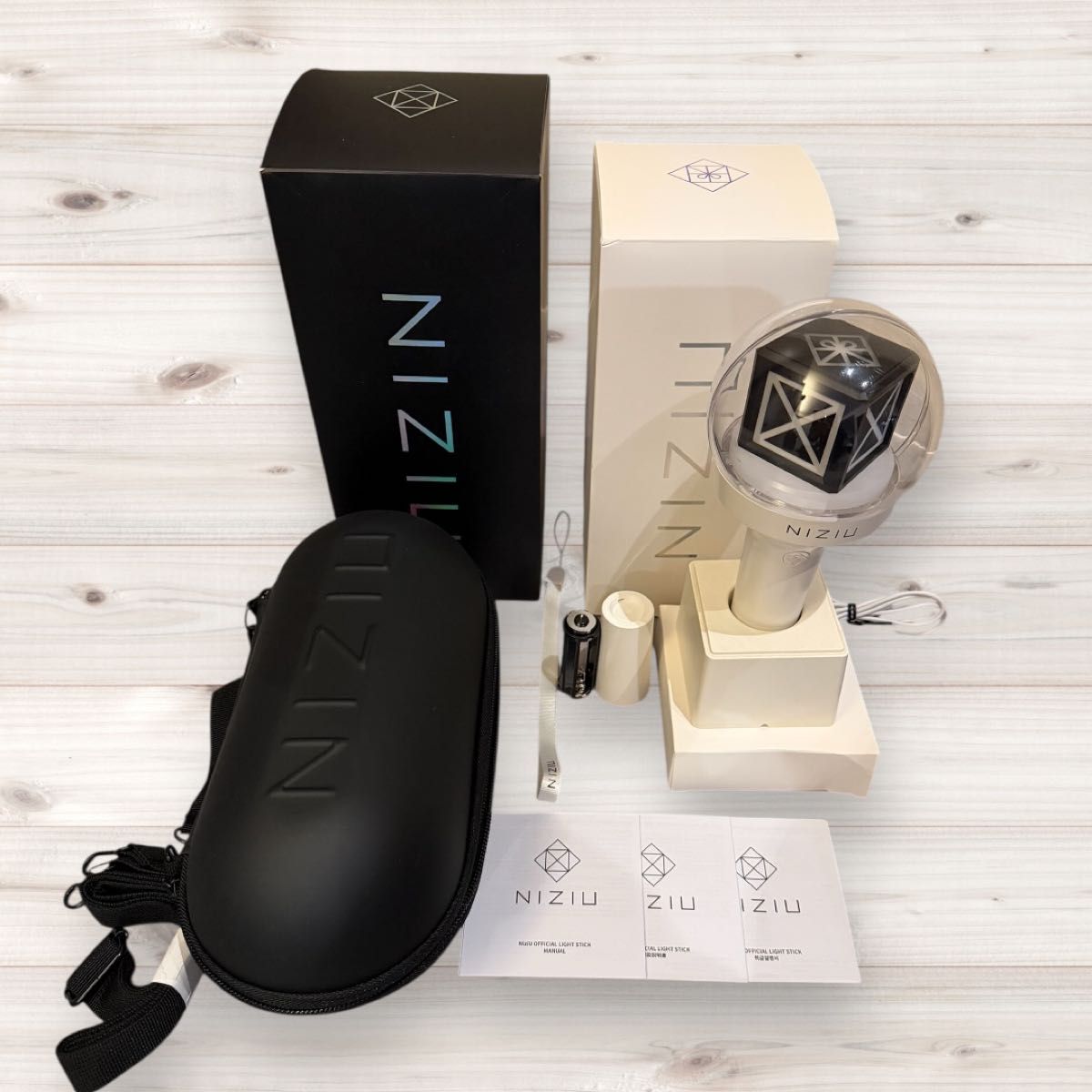 NiziU オフィシャルペンライト ＋ ペンライトケース+充電池 早い者勝ち