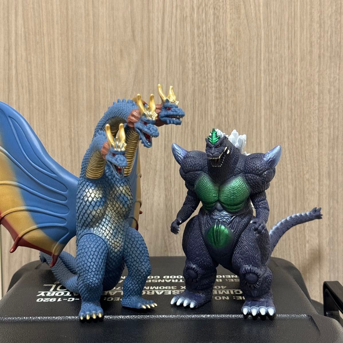 超ゴジラ キングギドラ 幻のカラー ムービーモンスター 2体セット