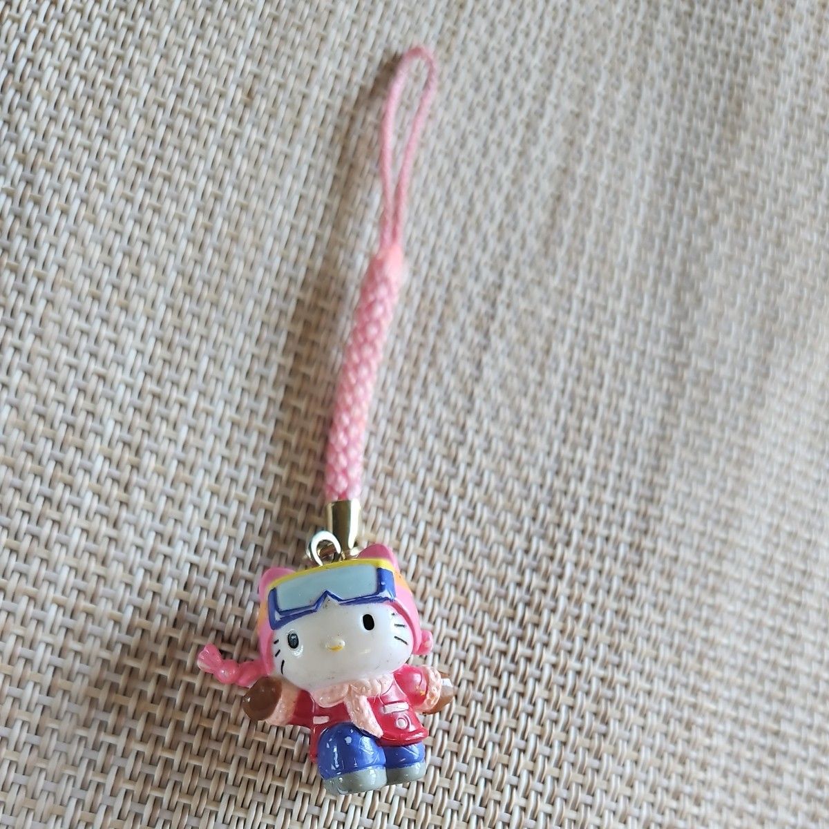 ジャンク品】 ハローキティ スキー スノボ ご当地根付け ストラップ