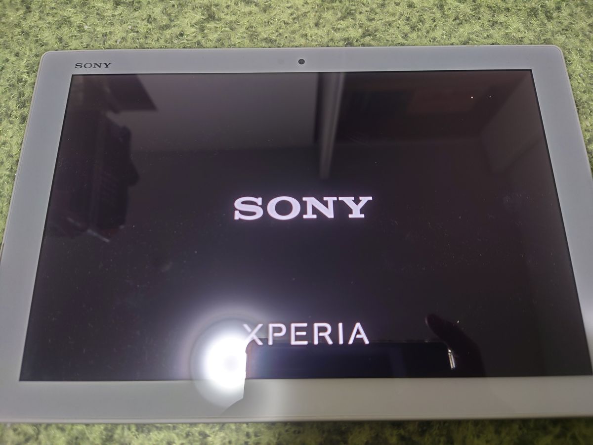Xperia Z4 Tablet SOT31 ホワイト 中古動作品｜Yahoo!フリマ（旧PayPay