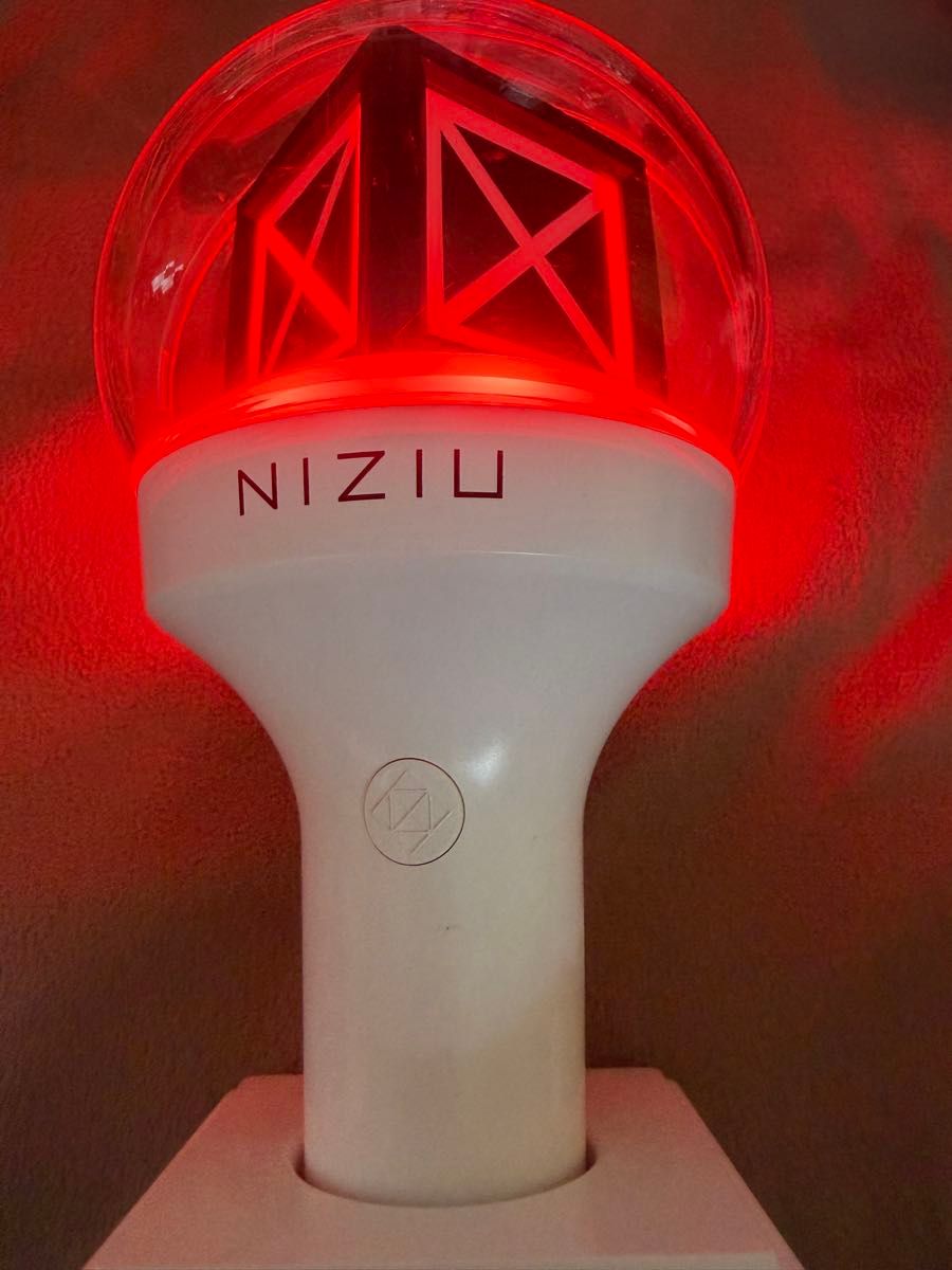 NiziU OFFICIAL LIGHT STICK ペンライト 動作確認済｜Yahoo!フリマ（旧