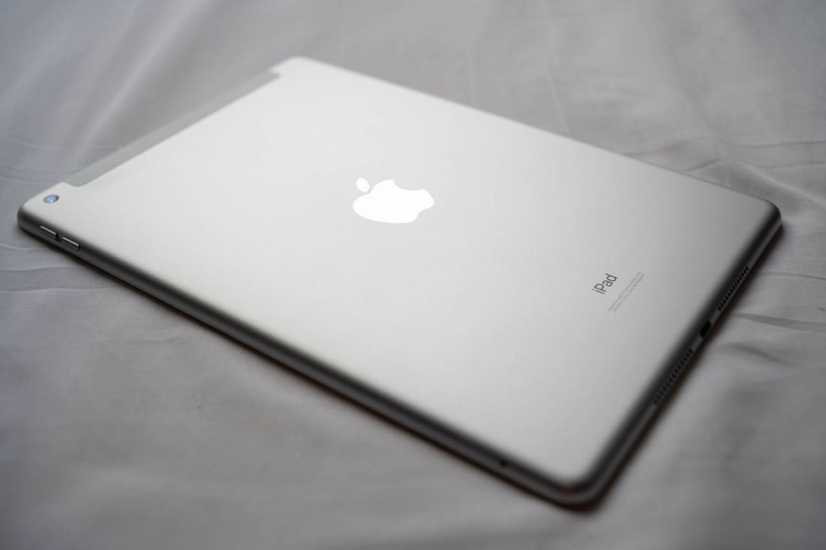 iPad 10 2 第8世代 シルバー 32GB WiFi セルラー｜Yahoo!フリマ（旧