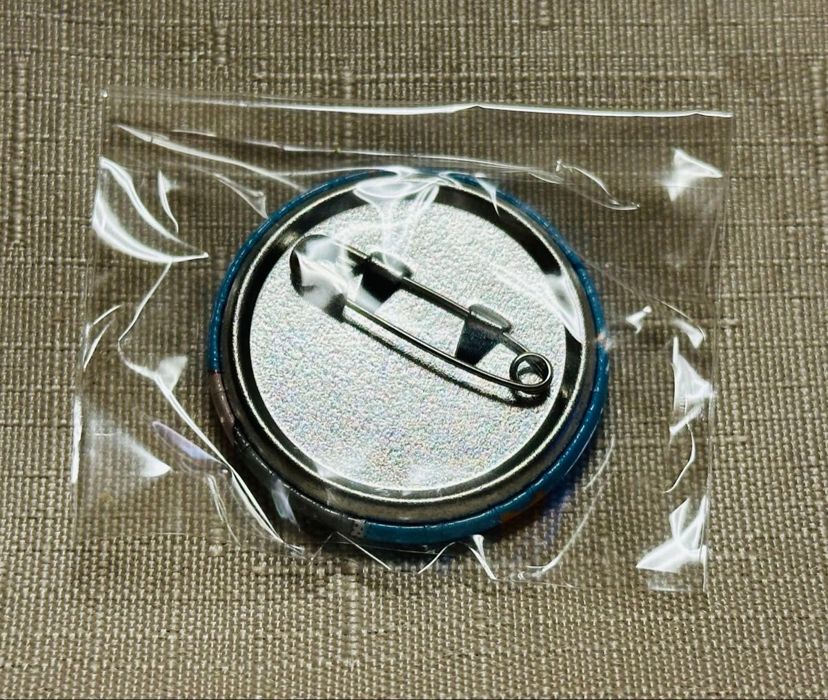 多聞くん今どっち！？ 漫福ガチャ 坂口桜利 缶バッジ マグネット