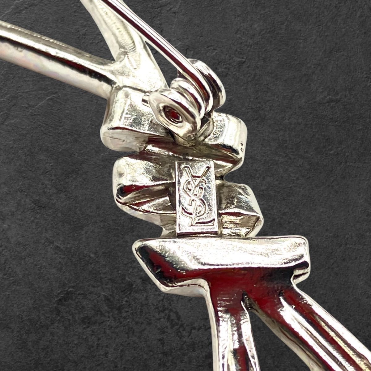 485 希少 YSL イヴサンローラン ブローチ シルバー ピン ヴィンテージ