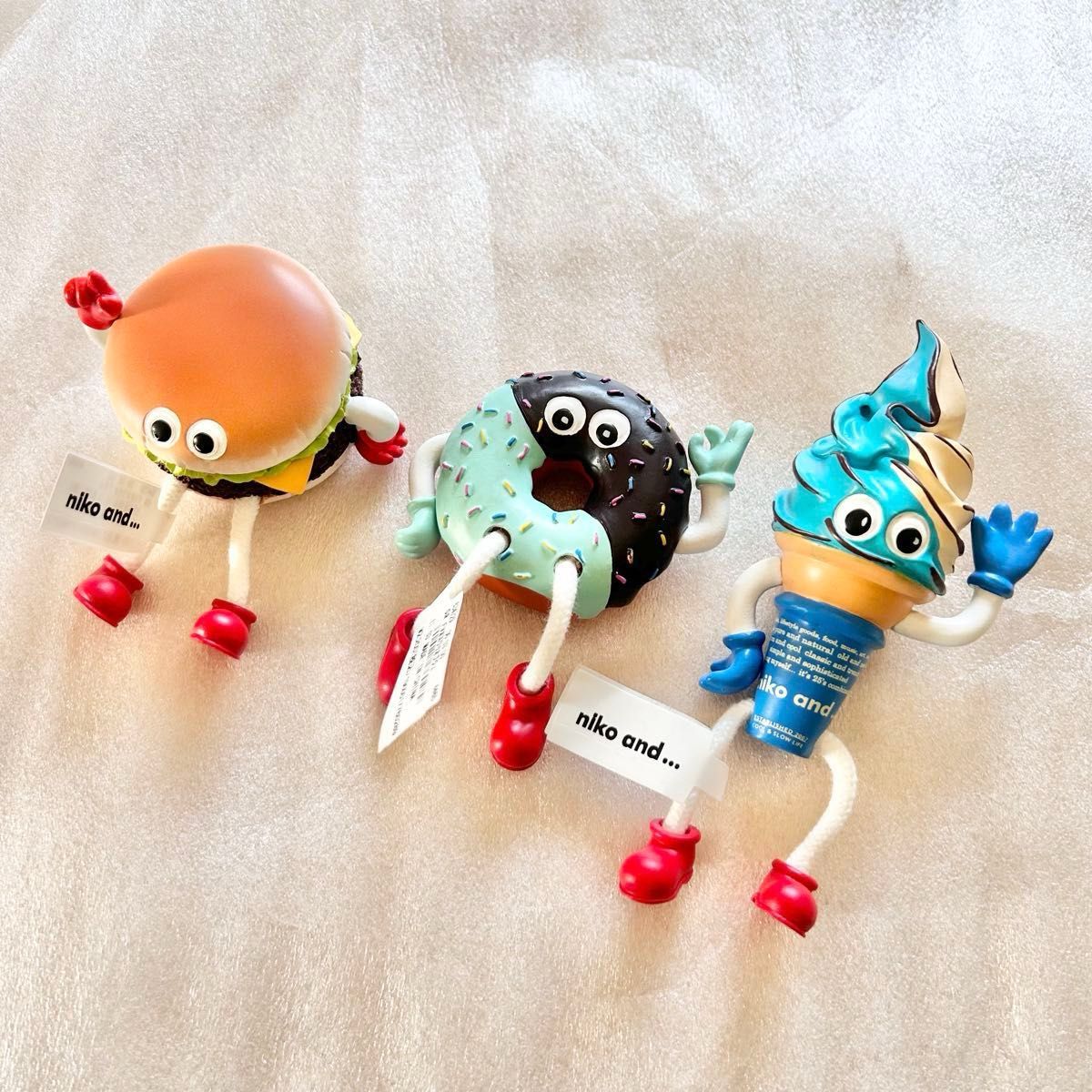 FLAVORS niko and お座りオブジェ 3種コンプセット フレーバーズ