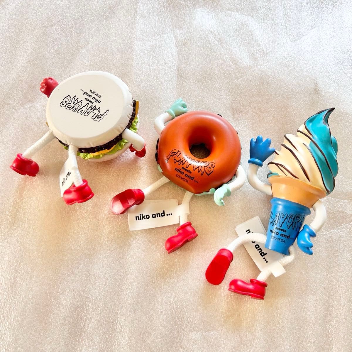 FLAVORS niko and お座りオブジェ 3種コンプセット フレーバーズ