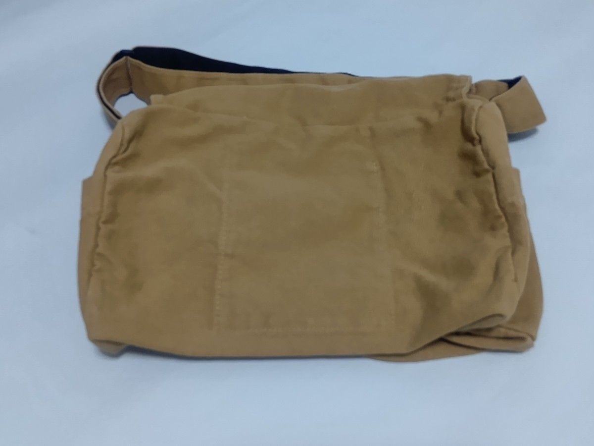 キャンバス ショルダーバッグ メッセンジャーバッグ 大容量 ベージュ