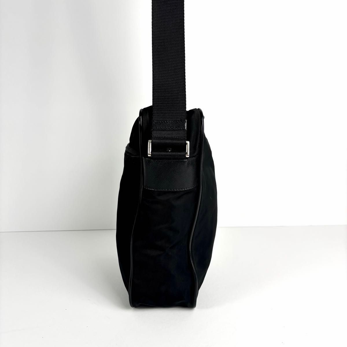 美品 PRADA プラダ ショルダーバッグ カメラバッグ 三角ロゴ ブラック