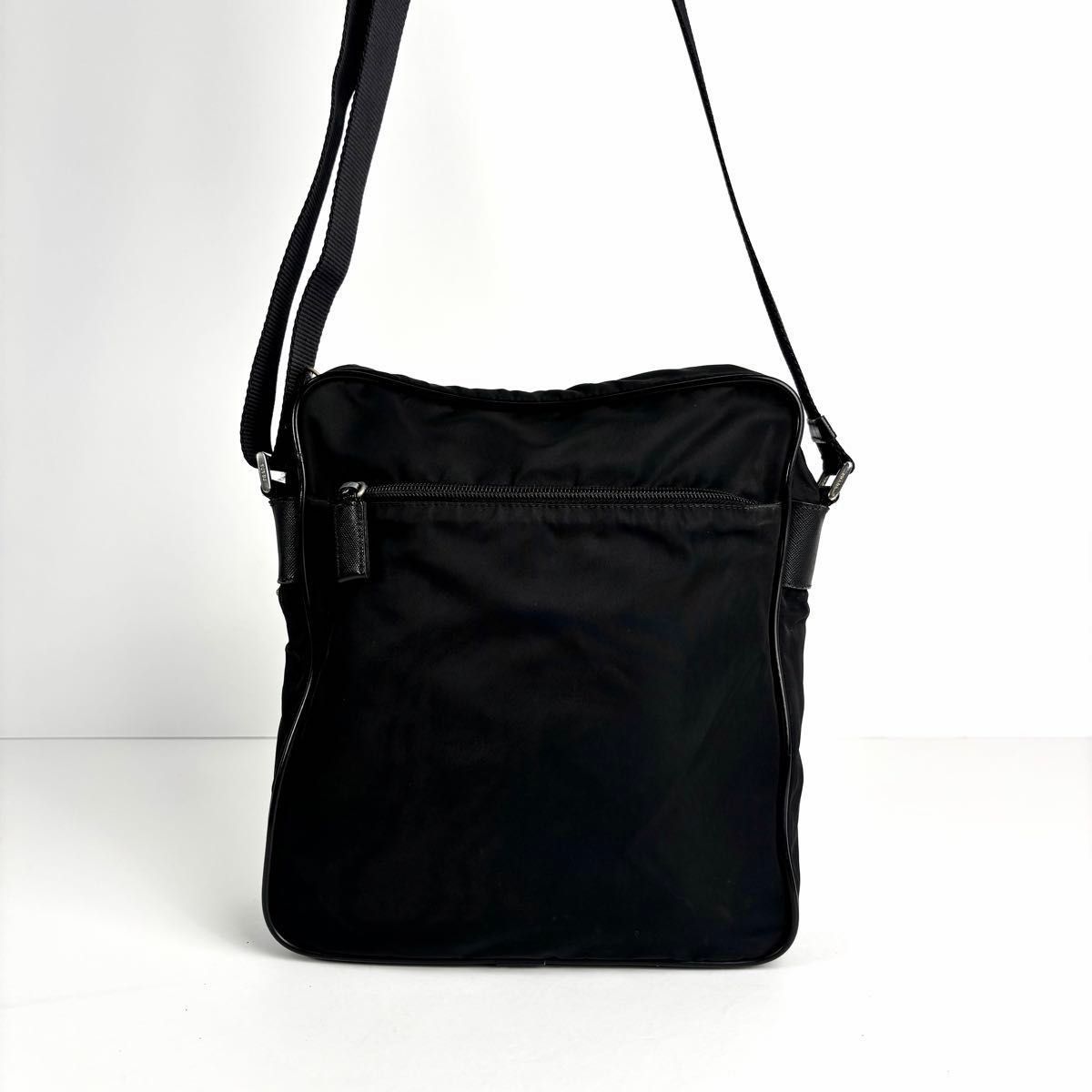 美品 PRADA プラダ ショルダーバッグ カメラバッグ 三角ロゴ ブラック