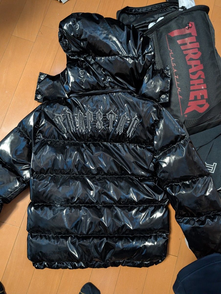 TRAPSTAR ダウンジャケット ブラック 光沢感 ストリート 最終値下げ