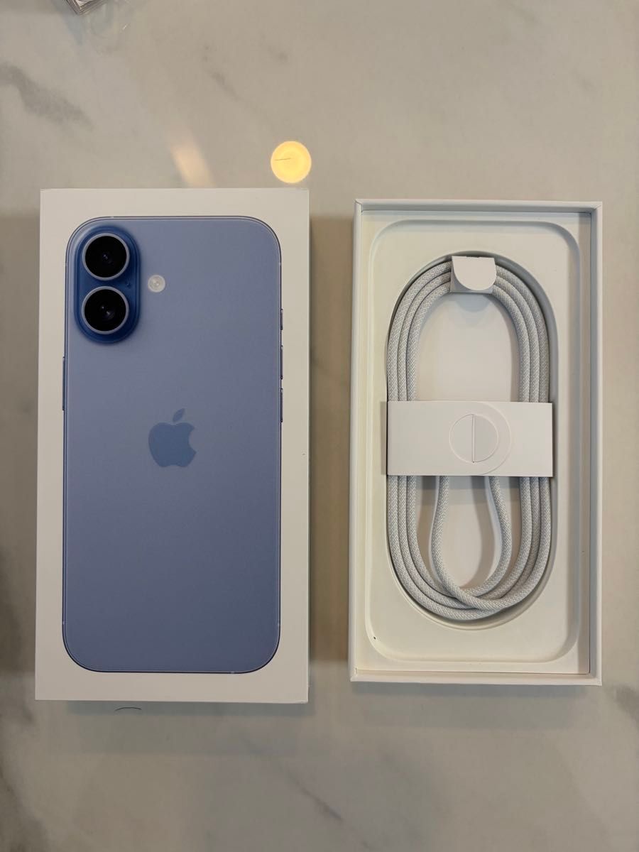 iPhone 17 ミストブルー 箱と充電ケーブルのみ（本体以外）新品未使用