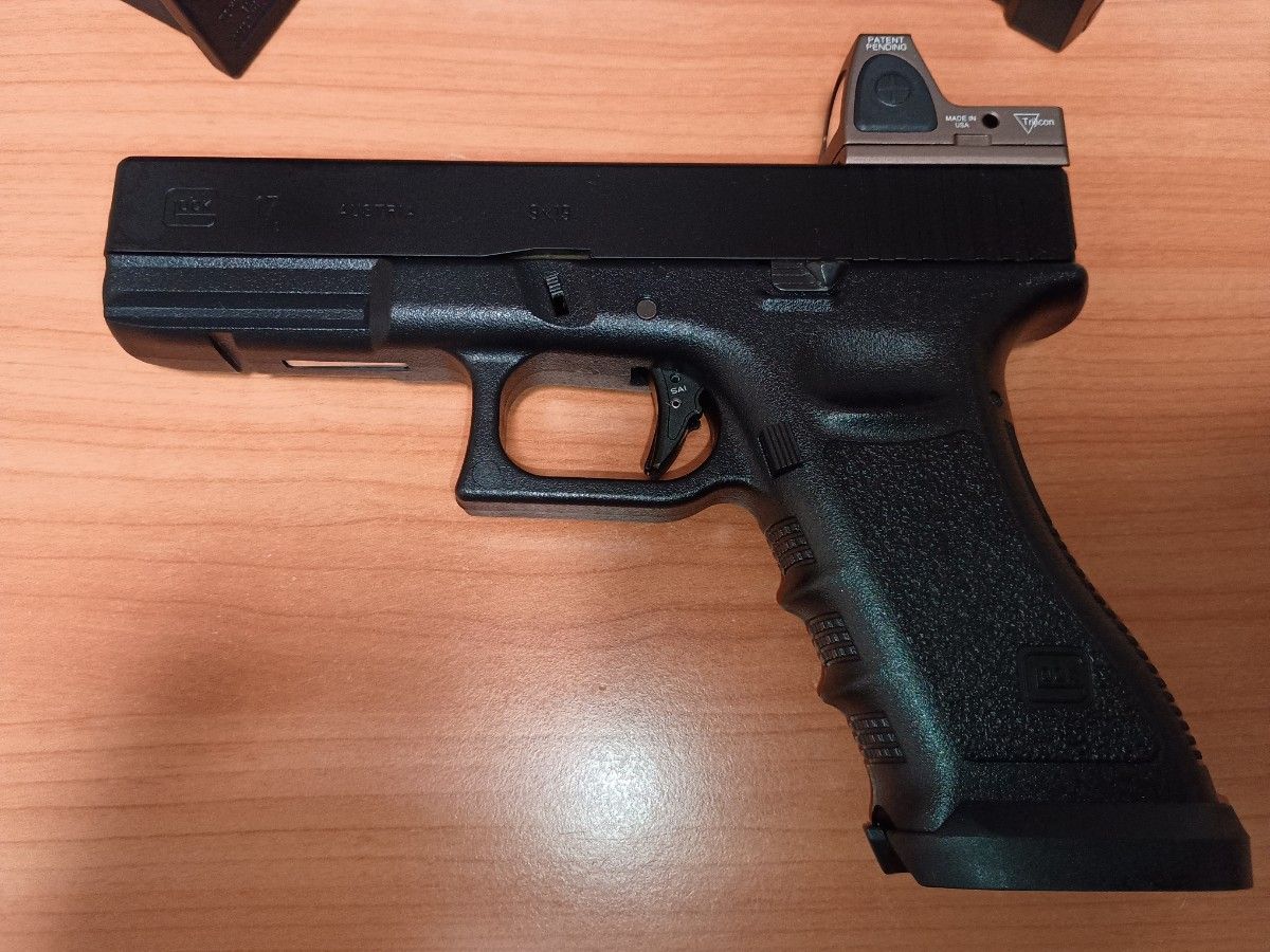 マルイ ハイキャパ5 1 グロック17gen3 マガジン ホルスター ベルト等