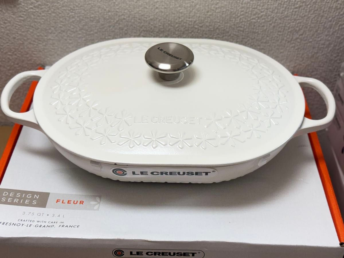 ル・クルーゼ オブロングマルミット フラワーレリーフ31 コットン レア