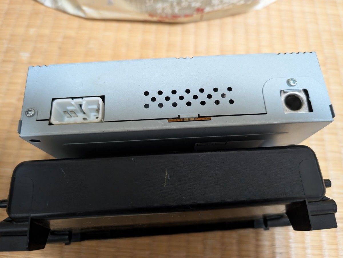 ダイハツハイゼットカーゴ サンバーバン ピクシスバン 純正 AM/FM