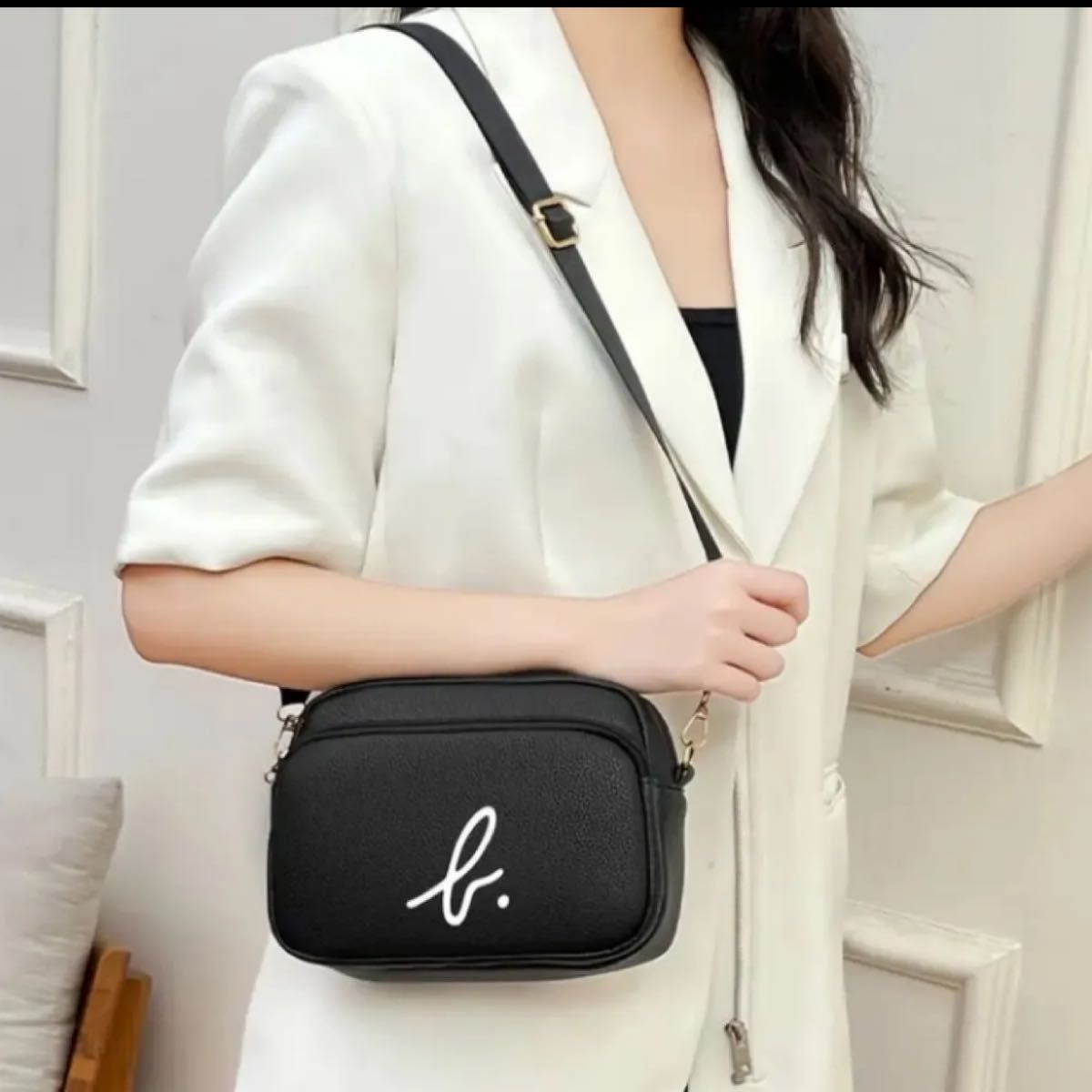 新品 レディース アニエスベー ショルダーバッグ サコッシュ 斜め掛け