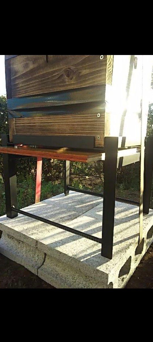 重箱式巣箱台 300ミリ用 ニホンミツバチ 鉄製台｜Yahoo!フリマ（旧