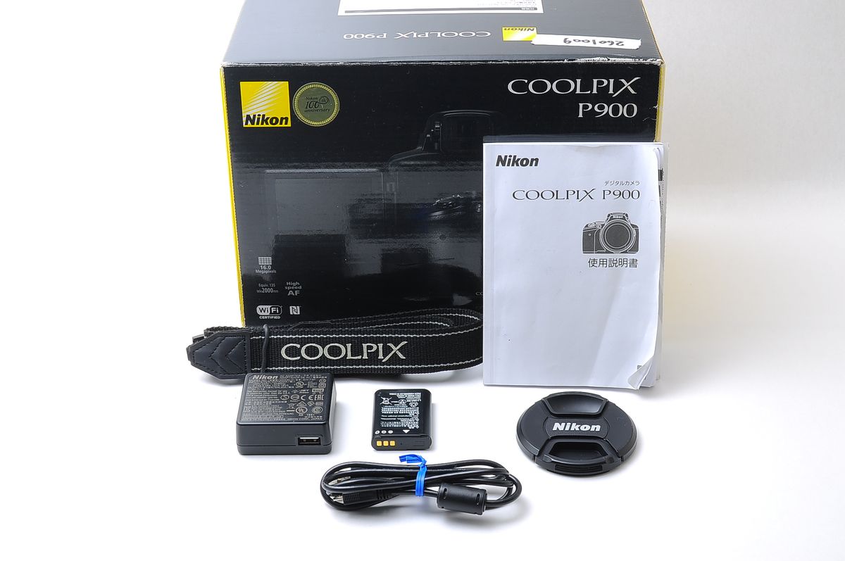 極上品 Nikon（ニコン）COOLPIX P900 デジタルカメラ 光学83倍ズーム