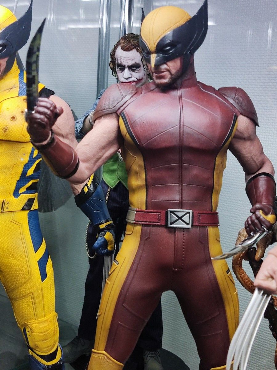 ホットトイズ ウルヴァリン ブラウンスーツ｜Yahoo!フリマ（旧PayPay