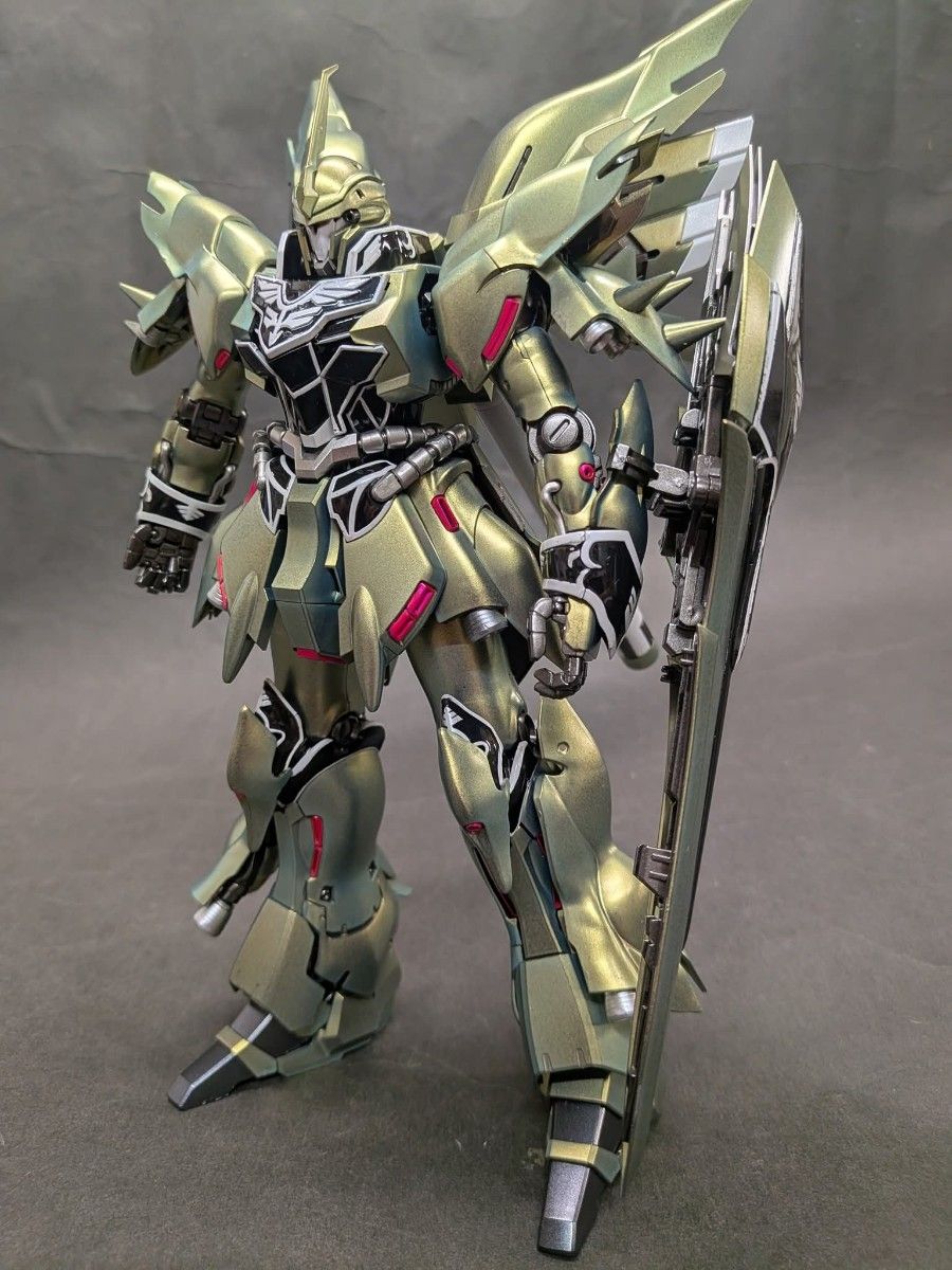 MGクワトロ・バジーナ専用シナンジュ（百式ゴールドカラー）全塗装完成