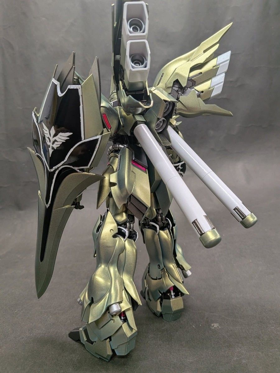 MGクワトロ・バジーナ専用シナンジュ（百式ゴールドカラー）全塗装完成