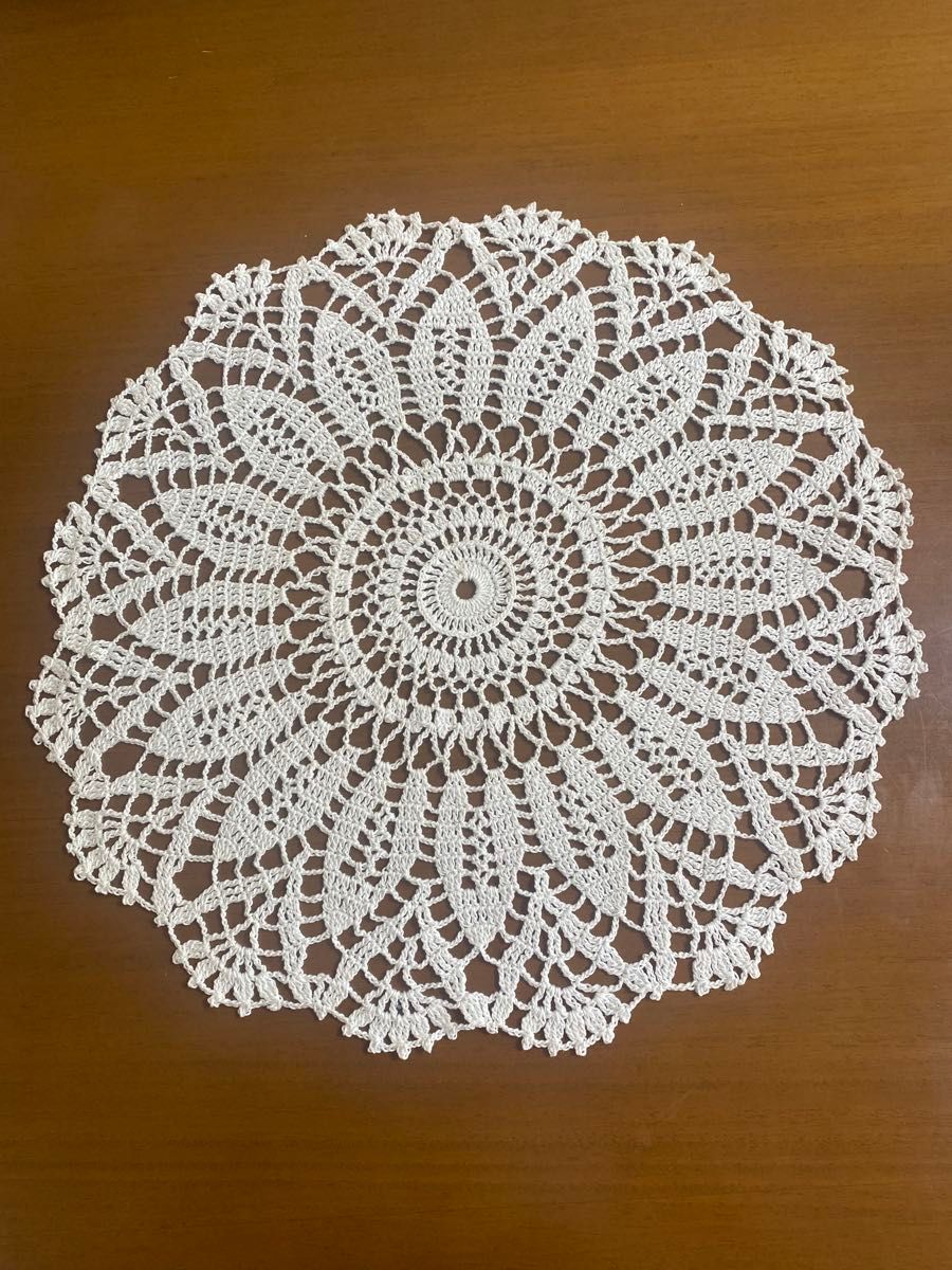 ハンドメイド レース編み ドイリー 円形 ホワイト｜Yahoo!フリマ（旧