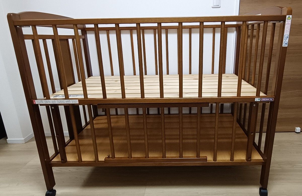 サワベビー】木製ベビーベッド 下段収納付き キャスター付き ベッド高