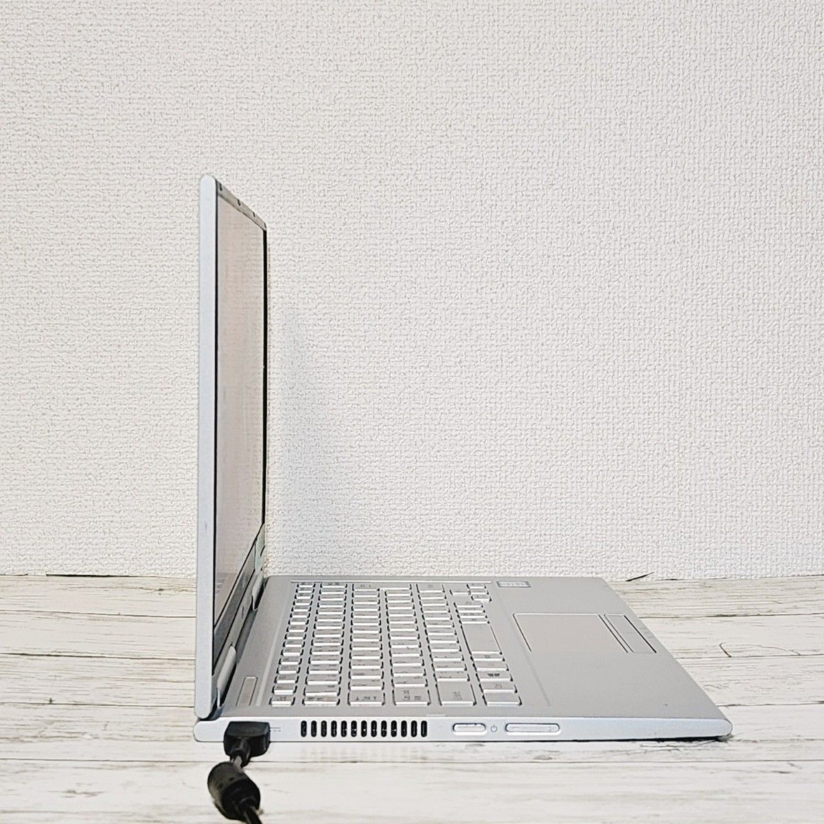 第8世代 Core i5 タッチパネルで操作OK タブレットPC SSD Windows11