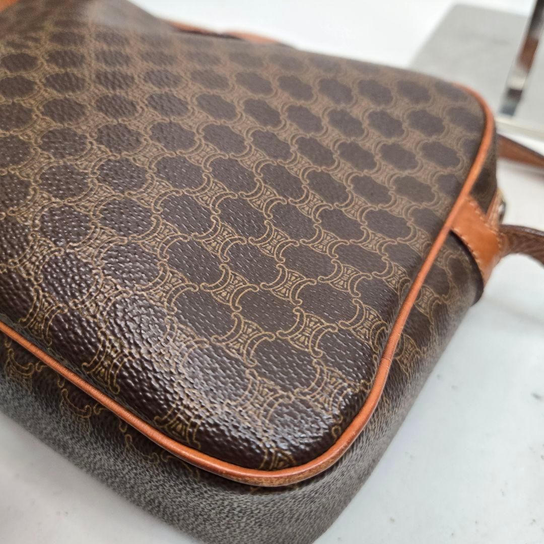 美品 CELINE ショルダーバッグ マカダム柄 トリオンフ｜Yahoo!フリマ