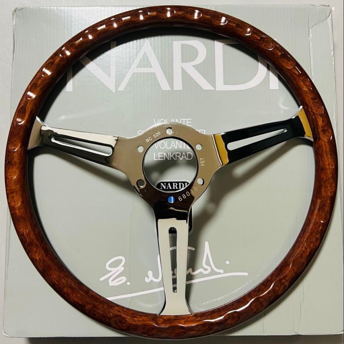 本日限定価格】ナルディ クラシック ウッド ステアリング 15インチ