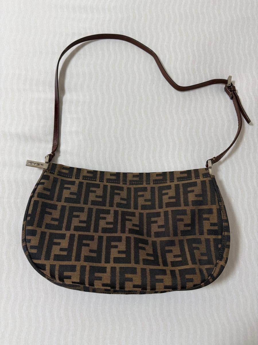 FENDI フェンディ ズッカ柄 ショルダーバッグ ブラウン｜Yahoo!フリマ
