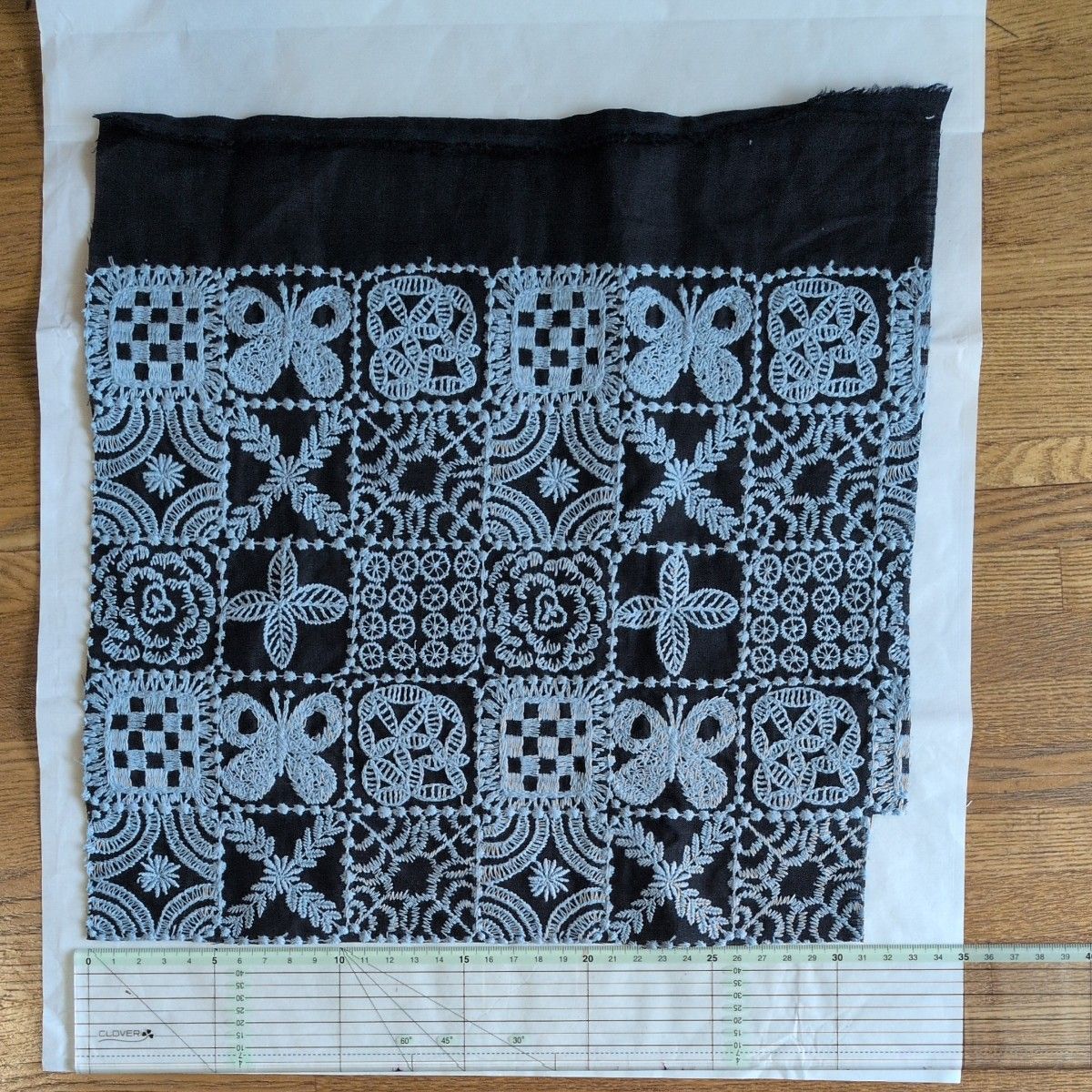 ミナペルホネン フォレストタイル ネイビー×ライトブルー リネン