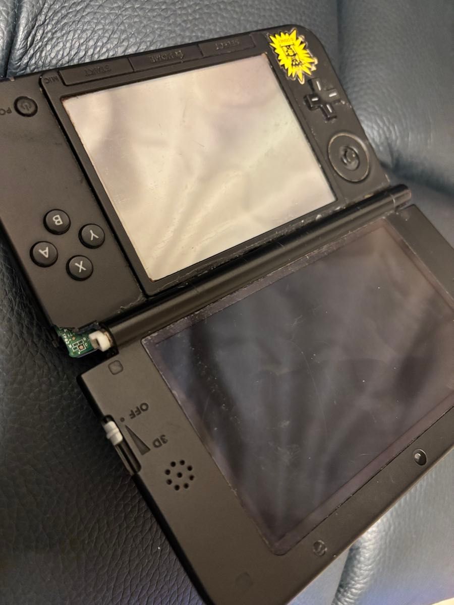 ニンテンドー3DS LL 本体 ブラック ジャンク品 ディズニーシール付き