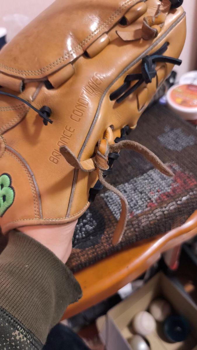 アクセフベルガード 硬式グローブ AXF BELGARD 右投手用 キップレザー