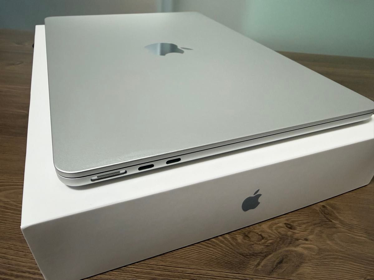 極美品 ハイスペック MacBook air M2 16GB/512GB アップルケア2年付き