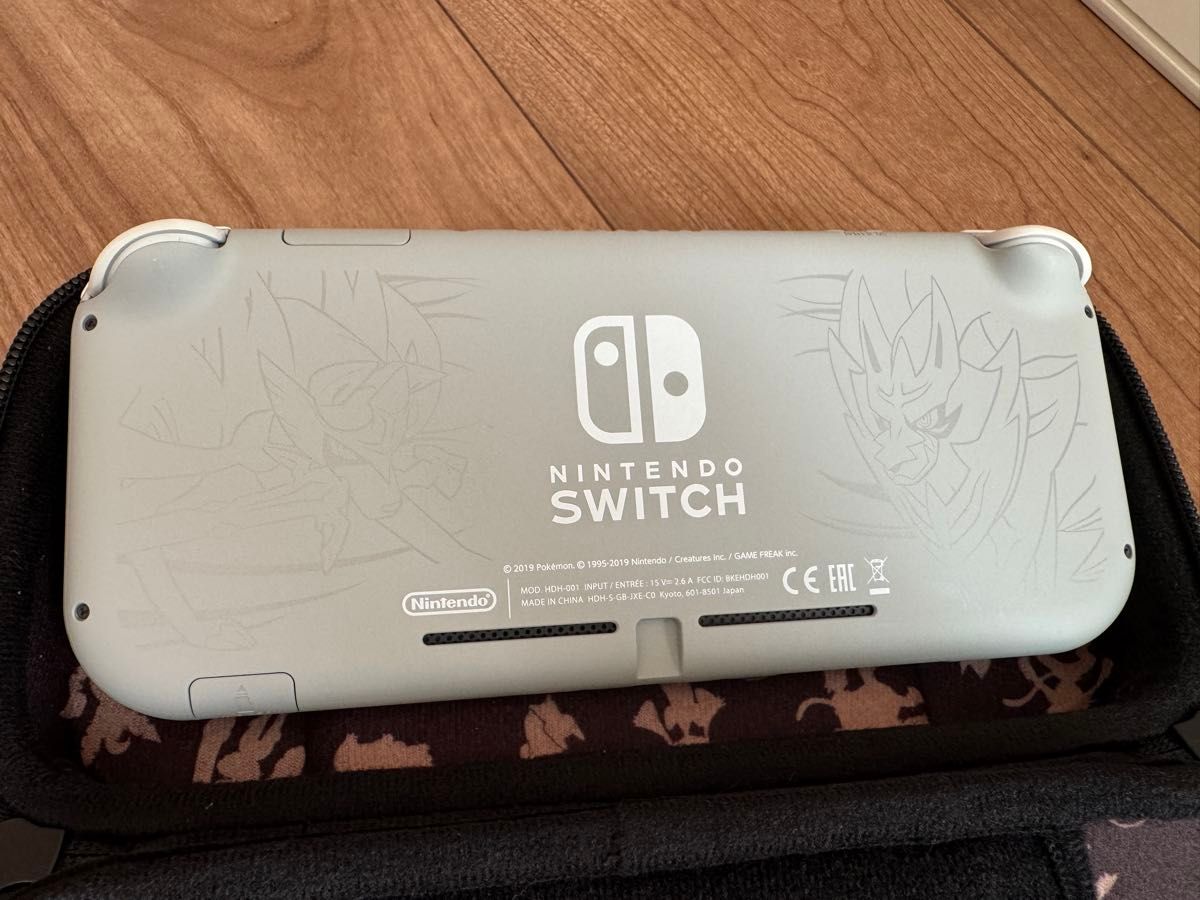 限定モデル ニンテンドースイッチライト ザシアン・ザマゼンタ