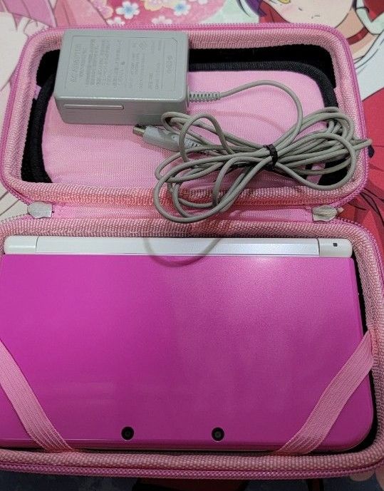 美品 動作品 Newニンテンドー3DS LL ピンク×ホワイト 充電器