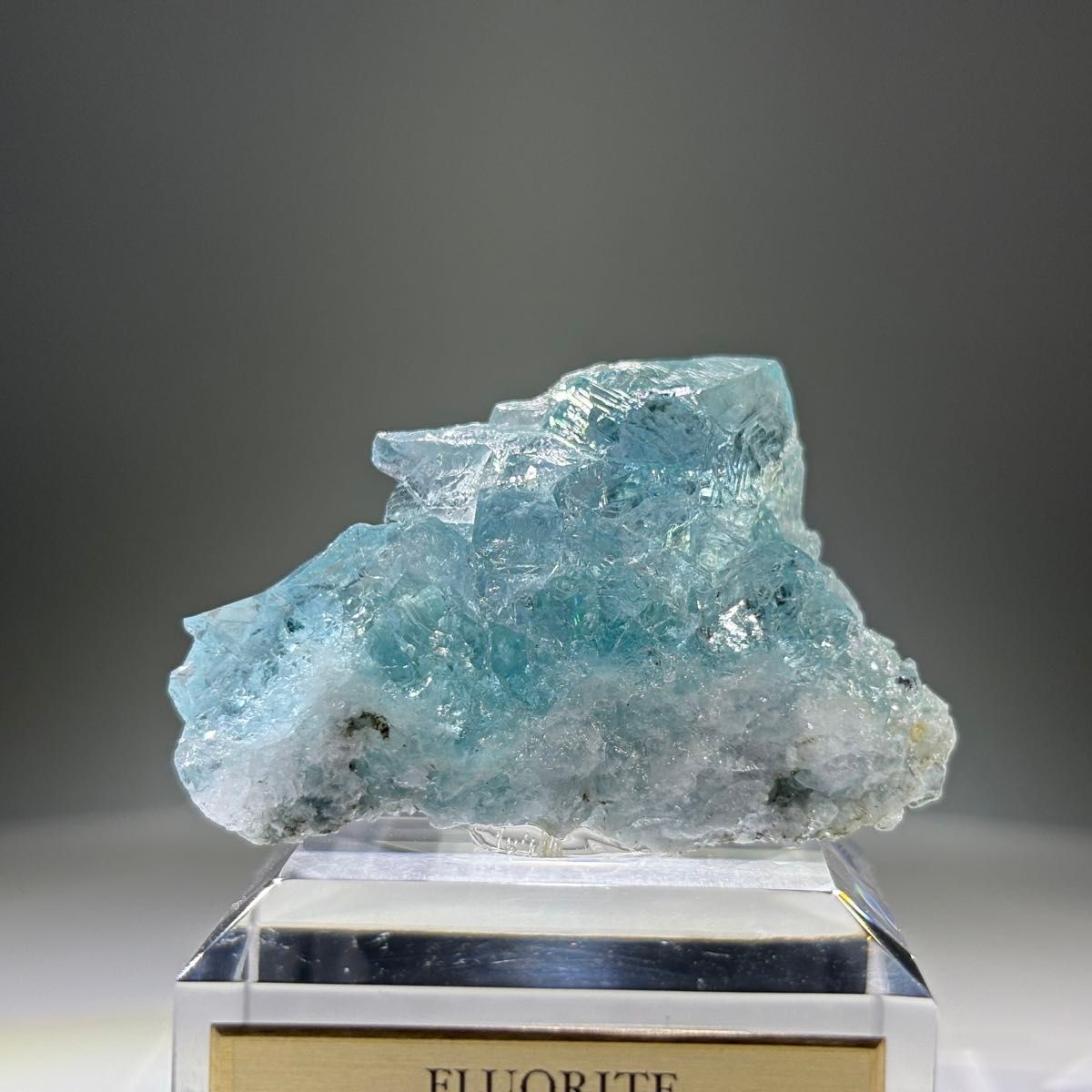 ボリューム感 ブルーフローライト 浙江省産 原石 蛍石 鉱物標本
