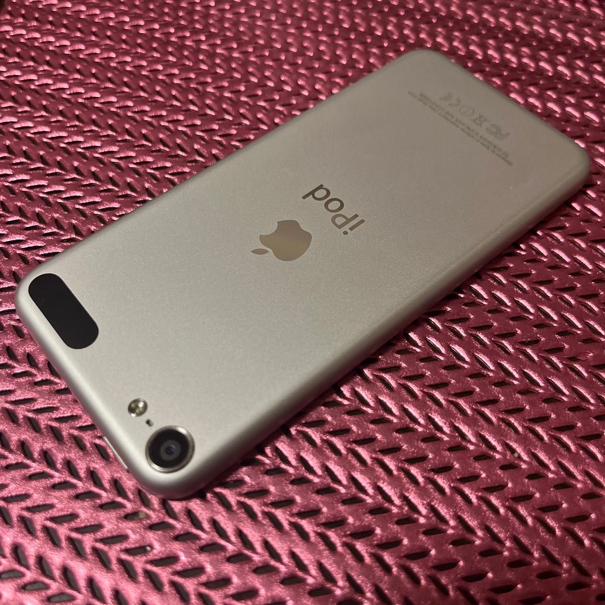 美品 ①Apple 第6世代 iPod touch 32GB MKHX2J/A A1574 シルバー 初期