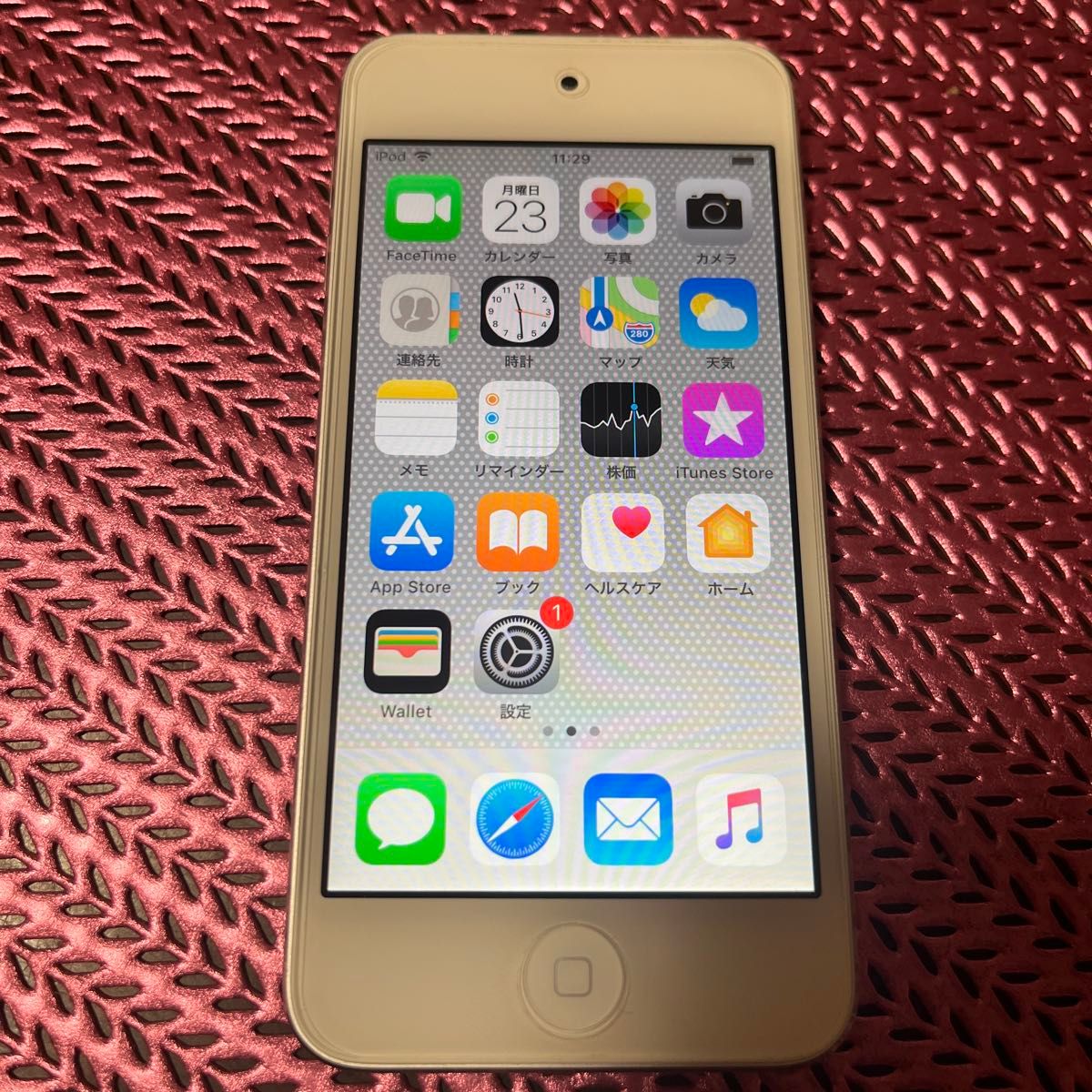 美品 ①Apple 第6世代 iPod touch 32GB MKHX2J/A A1574 シルバー 初期