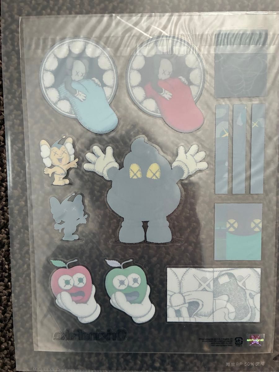Original Fake オリジナルフェイクKaws カウズ クリアステッカー